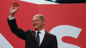 Allemagne: Olaf Scholz est candidat à sa succession, mais sur la sellette