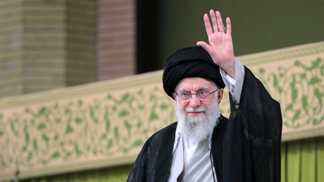 Iran : Ali Khamenei inhumé à Mashhad, l’absence de son successeur Mojtaba alimente les rumeurs Iran : Ali Khamenei inhumé à Mashhad, l’absence de son successeur Mojtaba alimente les rumeurs
