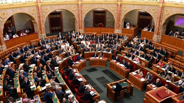Budapest entame le démantèlement du système de Viktor Orbán. Budapest entame le démantèlement du système de Viktor Orbán.