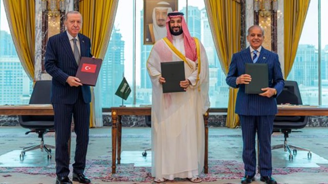 L’« Alliance de La Mecque » : Le nouveau triumvirat sunnite qui redessine le Moyen-Orient L’« Alliance de La Mecque » : Le nouveau triumvirat sunnite qui redessine le Moyen-Orient