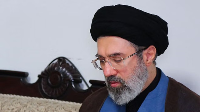 Iran : Le président Pezeshkian admet que la communication avec le Guide suprême Mojtaba Khamenei est « très difficile » Iran : Le président Pezeshkian admet que la communication avec le Guide suprême Mojtaba Khamenei est « très difficile »