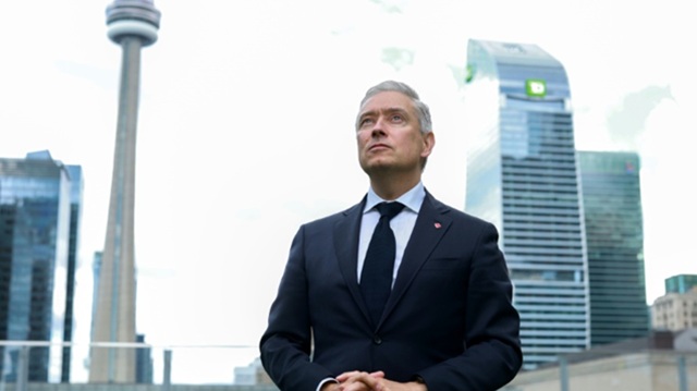 Face à l’instabilité mondiale, le Canada lance une offensive à 1 000 milliards de dollars pour attirer les capitaux étrangers Face à l’instabilité mondiale, le Canada lance une offensive à 1 000 milliards de dollars pour attirer les capitaux étrangers
