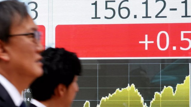 De la France au Japon, le grand coup de chaud des taux d’intérêt asphyxie les États et les ménages De la France au Japon, le grand coup de chaud des taux d’intérêt asphyxie les États et les ménages