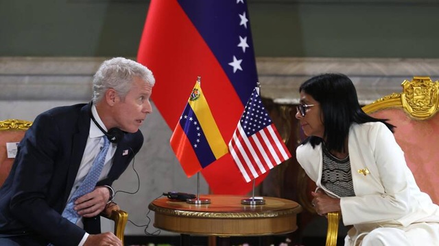 Le Venezuela place son pétrole sous tutelle américaine : signature d’accords énergétiques historiques à Caracas Le Venezuela place son pétrole sous tutelle américaine : signature d’accords énergétiques historiques à Caracas