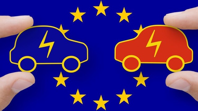 AUTOMOBILE : Vers un report de la fin des moteurs thermiques ? Le compromis franco-allemand décrypté AUTOMOBILE : Vers un report de la fin des moteurs thermiques ? Le compromis franco-allemand décrypté